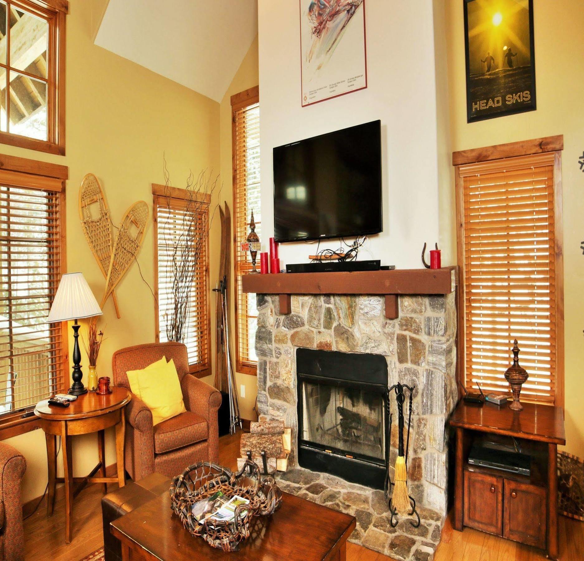 Tamarack Resort Bagian luar foto