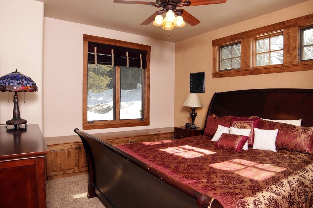 Tamarack Resort Bagian luar foto